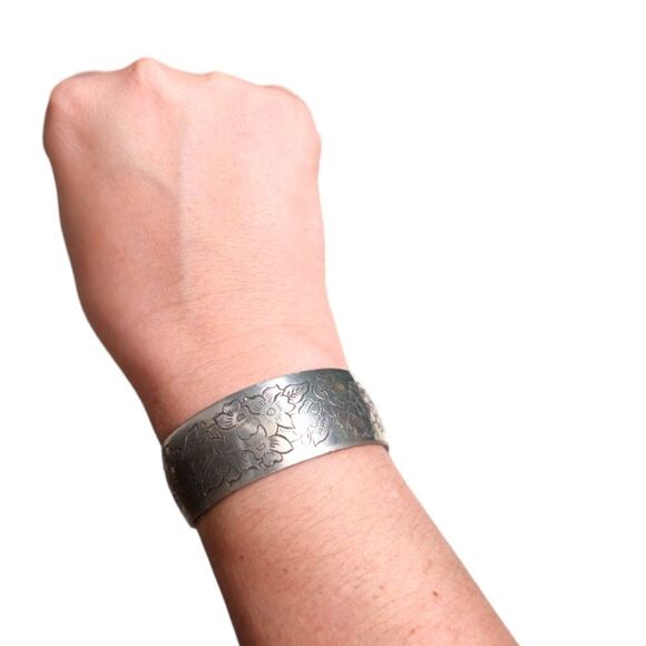 Kirk Stieff Pewter Violet 900-2 Collection Flower Cuff Bracelet - Picture 8 of 10